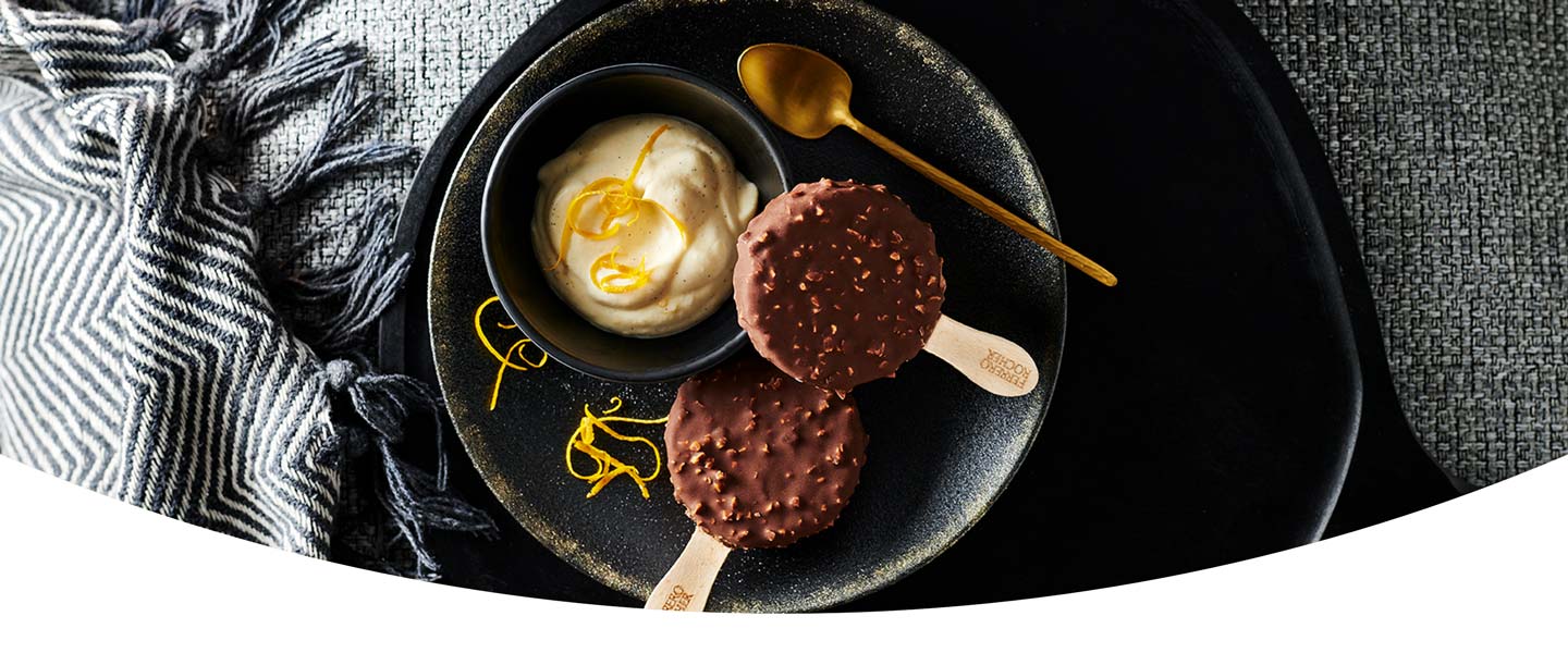 Bild von Ferrero Rocher Eis Dark mit Vanille-Orangen-Schaum